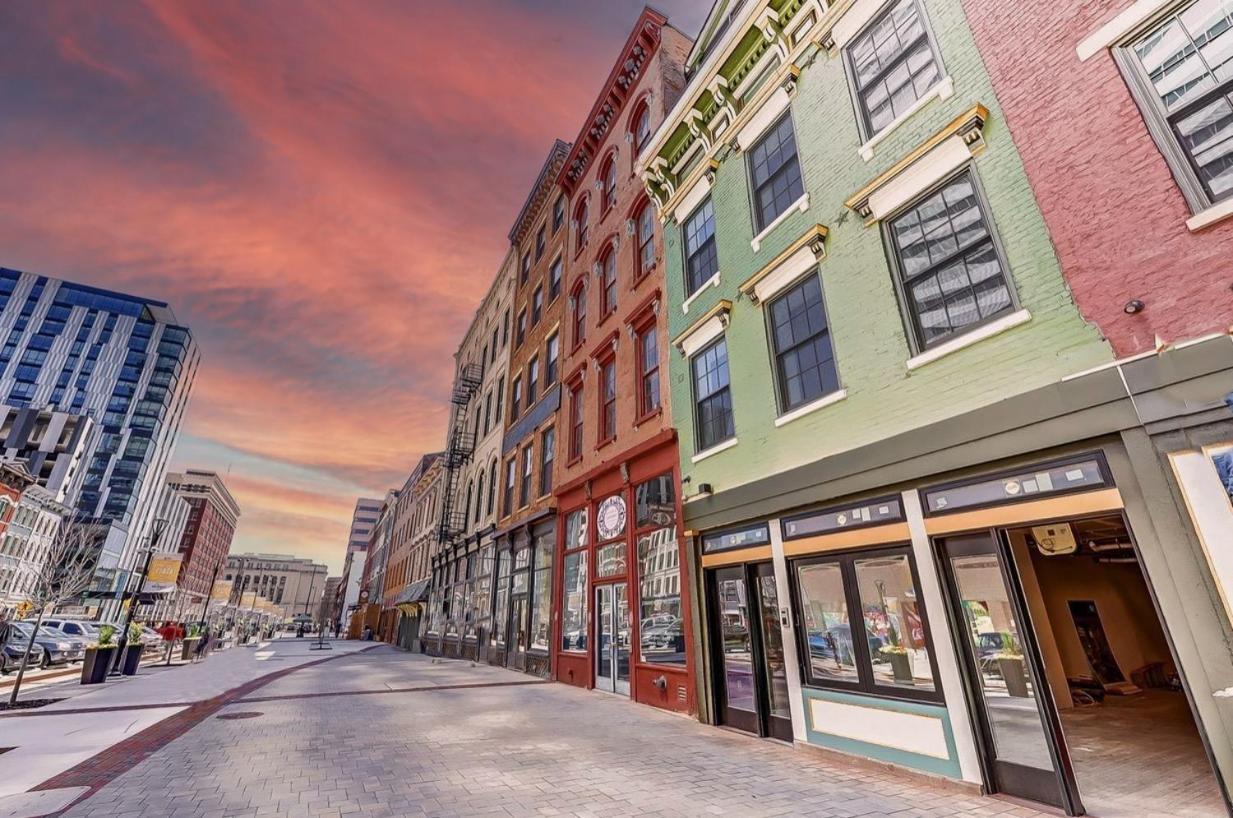 Spacious 2 Bed 2 Bath Downtown Otr Condo Minutes Walk To The Reds Bengals Stadium & More! سينسيناتي المظهر الخارجي الصورة