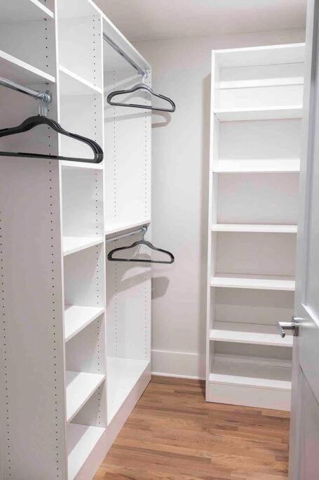 Spacious 2 Bed 2 Bath Downtown Otr Condo Minutes Walk To The Reds Bengals Stadium & More! سينسيناتي المظهر الخارجي الصورة