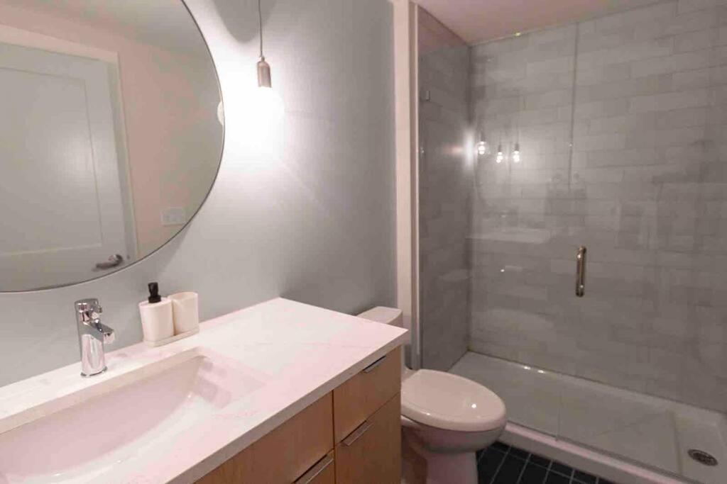 Spacious 2 Bed 2 Bath Downtown Otr Condo Minutes Walk To The Reds Bengals Stadium & More! سينسيناتي المظهر الخارجي الصورة