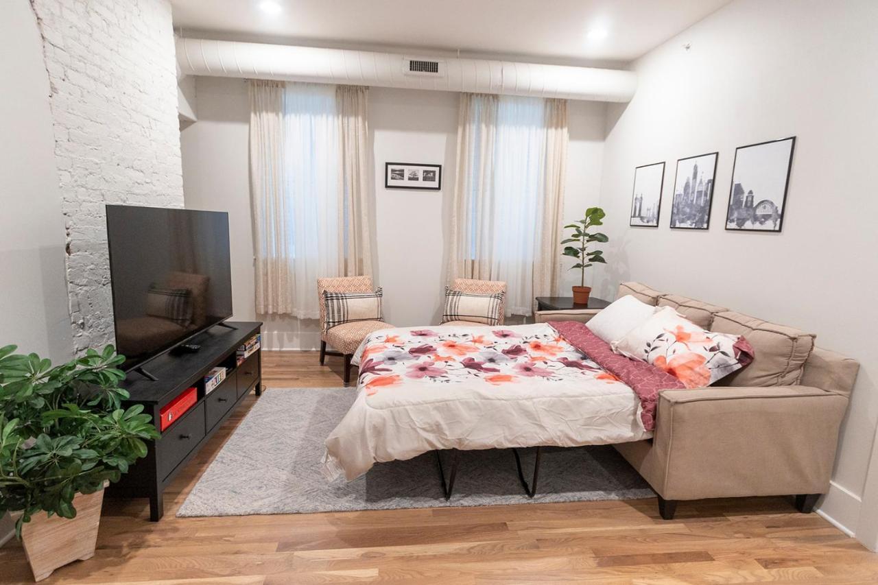 Spacious 2 Bed 2 Bath Downtown Otr Condo Minutes Walk To The Reds Bengals Stadium & More! سينسيناتي المظهر الخارجي الصورة
