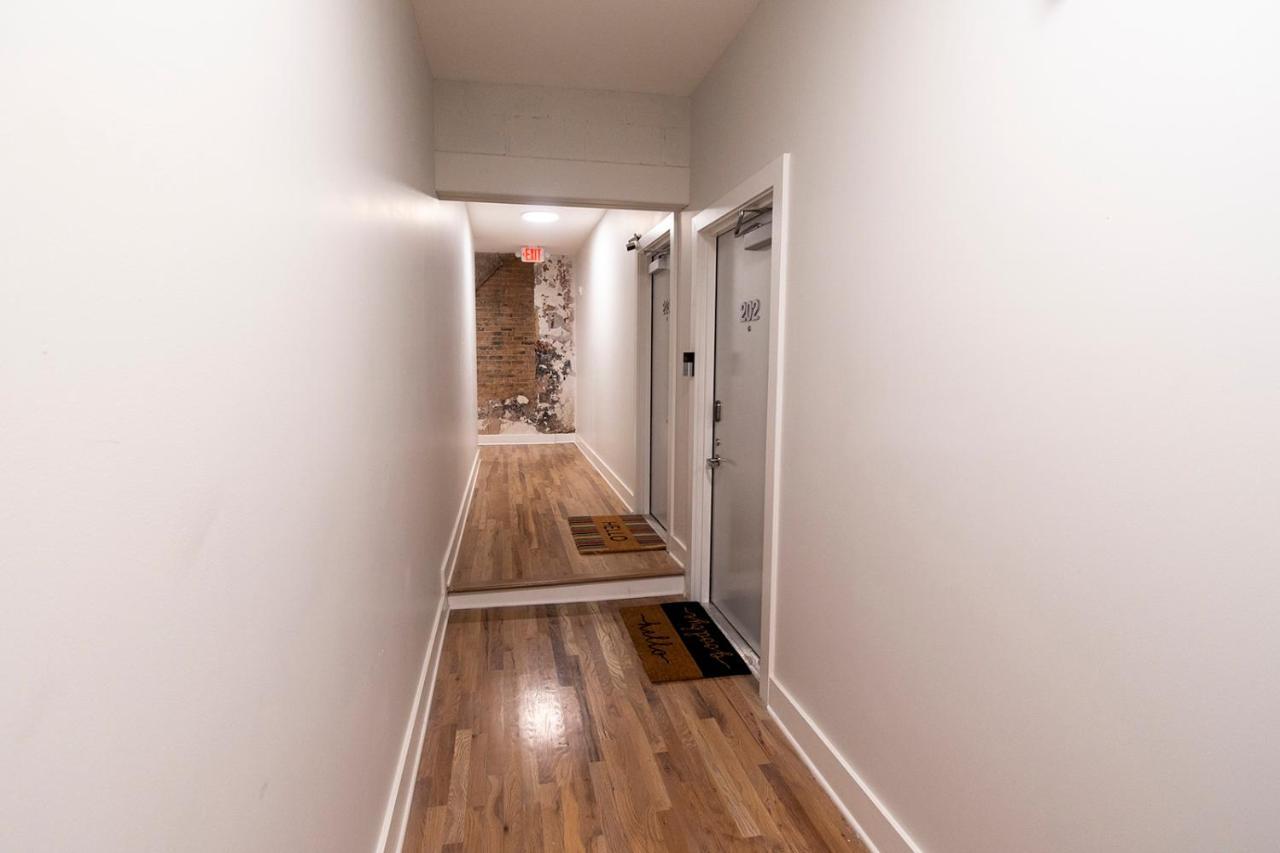 Spacious 2 Bed 2 Bath Downtown Otr Condo Minutes Walk To The Reds Bengals Stadium & More! سينسيناتي المظهر الخارجي الصورة