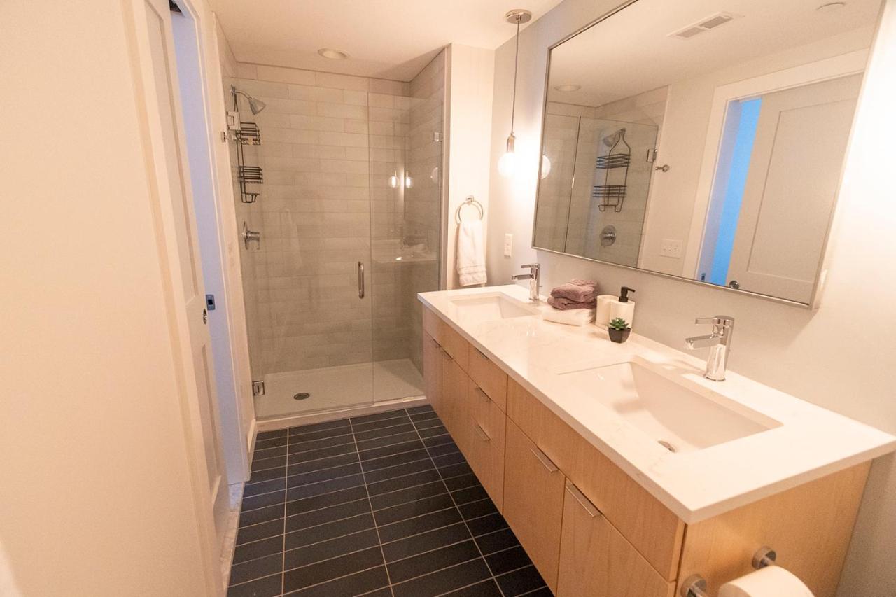 Spacious 2 Bed 2 Bath Downtown Otr Condo Minutes Walk To The Reds Bengals Stadium & More! سينسيناتي المظهر الخارجي الصورة